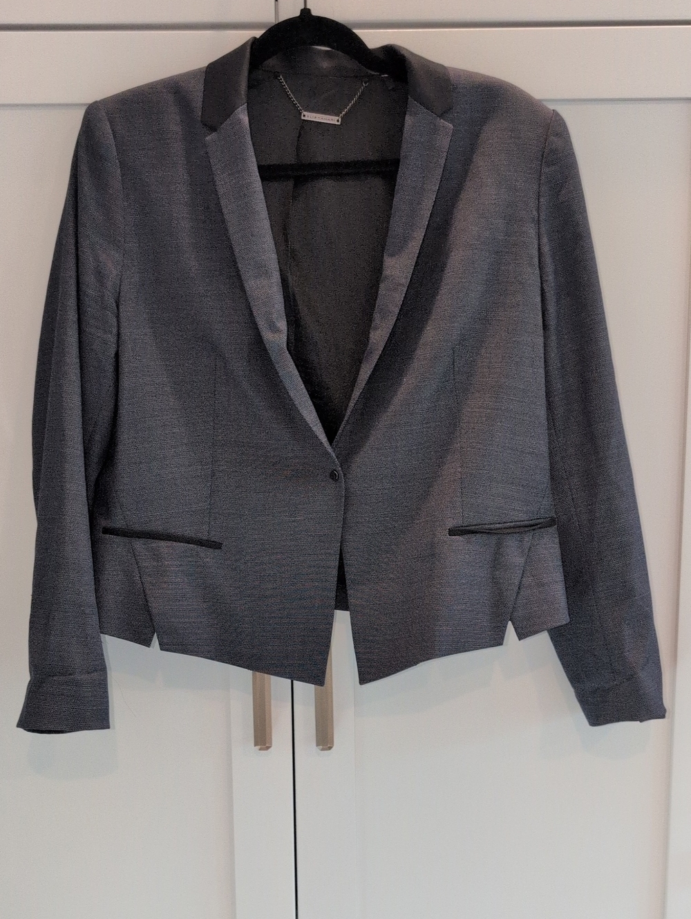 Elie Tahari Cropped Gray Tailored Blazer Jacket